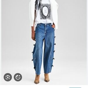 Chic Bow Detail Barrel Leg Jean